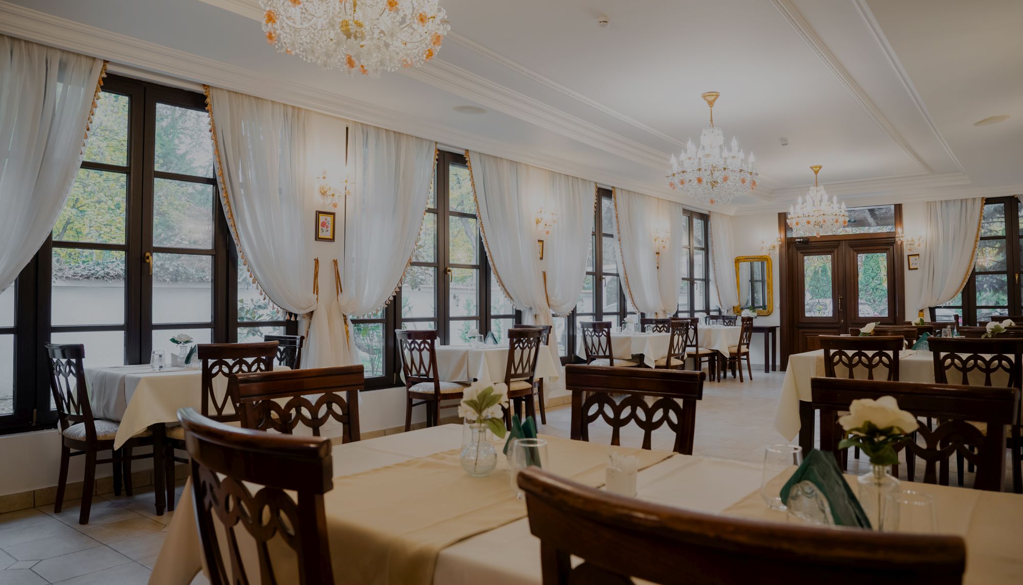 Hotel Royal Plaza | Royal Ballroom Timisoara | Cazare in Timisoara | Oferta cazare in Timisoara | Restaurant in Timisoara | Organizare evenimente Timisoara | Hotel in Timisoara | Timisoara