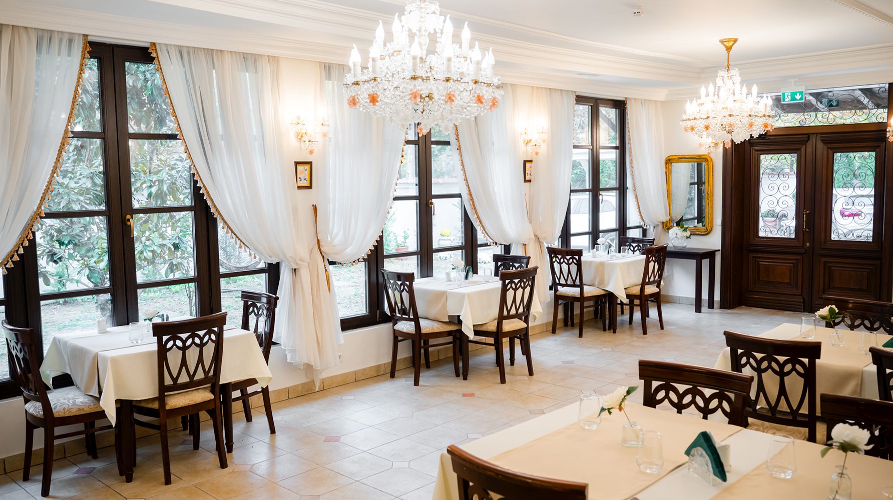 Hotel Royal Plaza | Royal Ballroom Timisoara | Cazare in Timisoara | Oferta cazare in Timisoara | Restaurant in Timisoara | Organizare evenimente Timisoara | Hotel in Timisoara | Timisoara