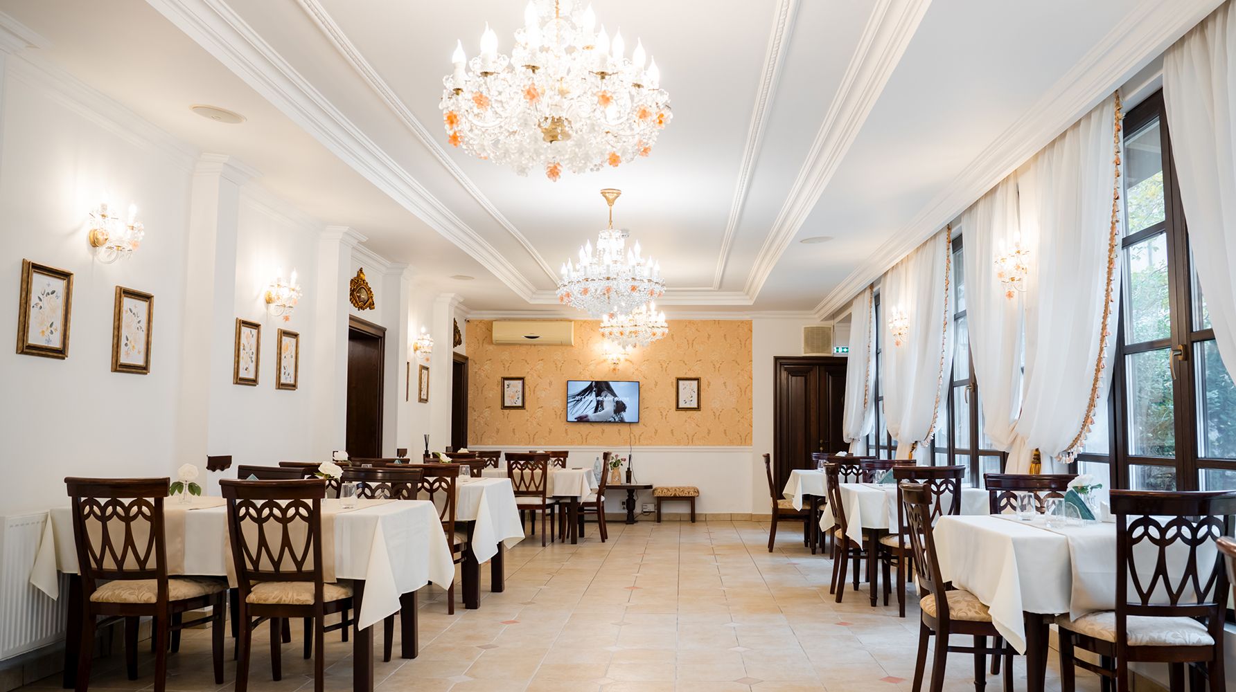 Hotel Royal Plaza | Royal Ballroom Timisoara | Cazare in Timisoara | Oferta cazare in Timisoara | Restaurant in Timisoara | Organizare evenimente Timisoara | Hotel in Timisoara | Timisoara